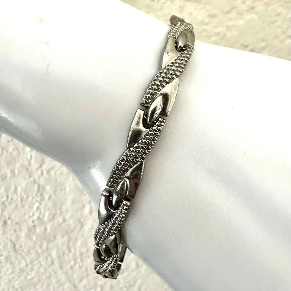 Silver tone link bracelet